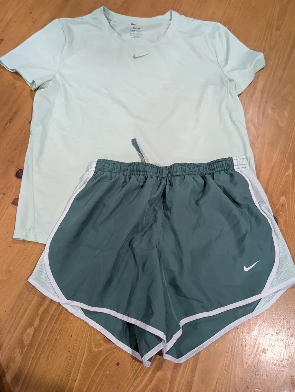 Nike Athletic Outfit, Tempo Shorts w/DryFit Tee, Shorts Youth L, Tee Women's XS